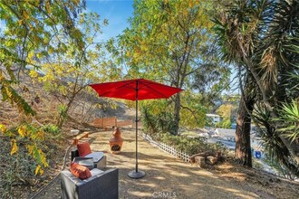 4526 Carter Dr in Los Angeles, CA - Foto de edificio - Building Photo