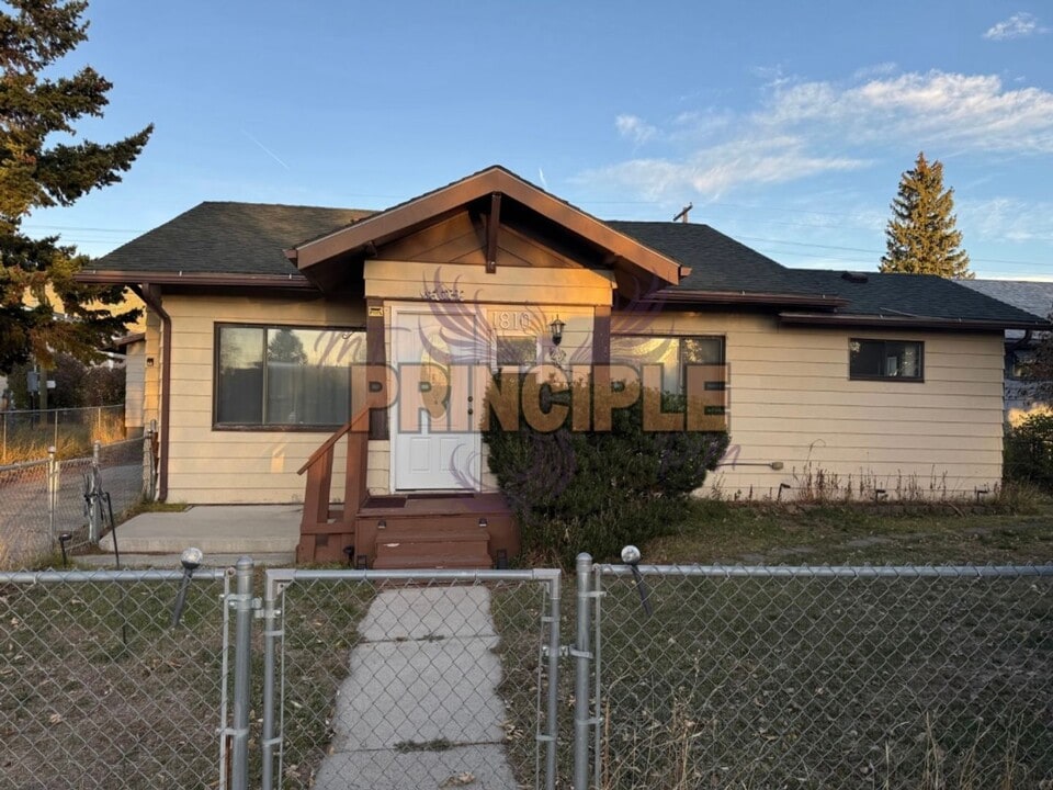 1810 Thornton Ave in Butte, MT - Building Photo
