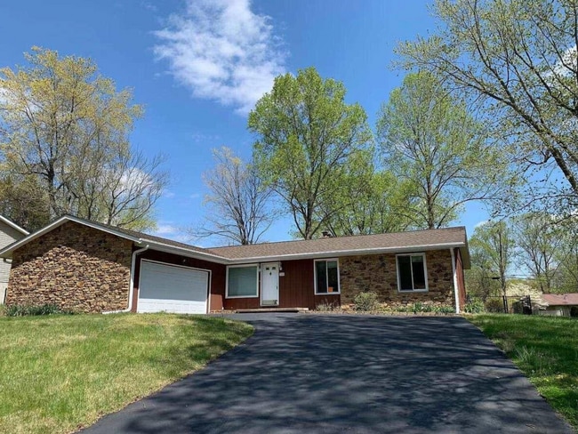 property at 3629 S Kingsbury Ave