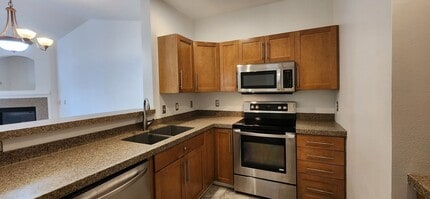 12712 Admiralty Way in Everett, WA - Building Photo - Building Photo