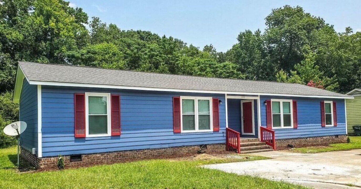 303 Alice Dr in Greenville, NC - Building Photo
