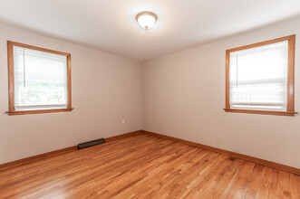 437 Elizabeth St in Etna, PA - Building Photo - Building Photo