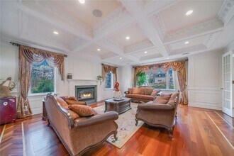5 Beech Dr in Kings Point, NY - Building Photo - Building Photo