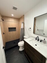 111 E 60th St in Long Beach, CA - Building Photo - Building Photo