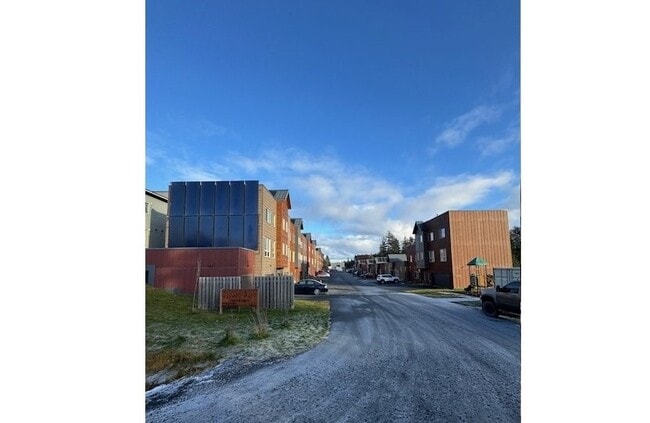 529 Carroll Way in Kodiak, AK - Building Photo - Building Photo