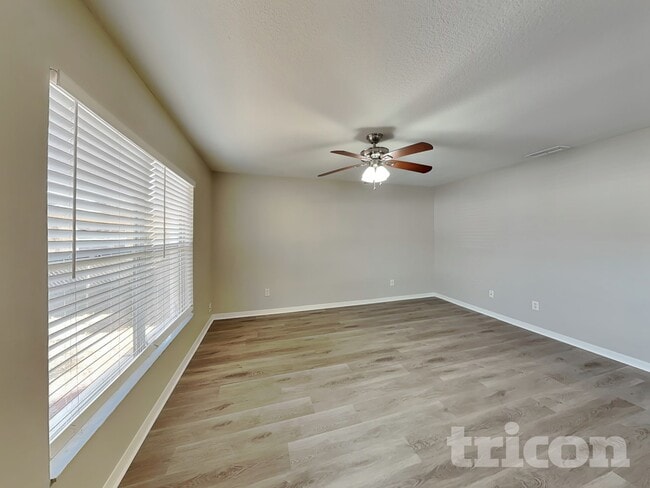 8312 N Orangeview Ave in Tampa, FL - Building Photo - Building Photo