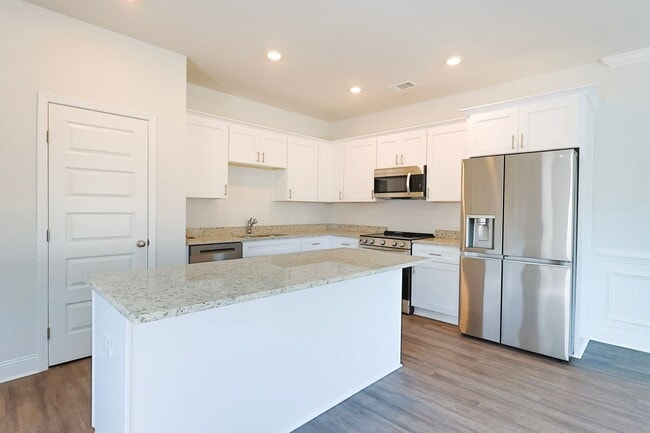 570 Gov Treutlen Cir in Pooler, GA - Building Photo - Building Photo