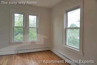2 Ivaloo St in Somerville, MA - Building Photo - Building Photo