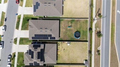 628 Talisi Lp in St. Cloud, FL - Foto de edificio - Building Photo