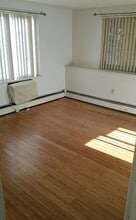66 Girard Ave, Unit Bridgeview Condo in Newport, RI - Foto de edificio - Building Photo