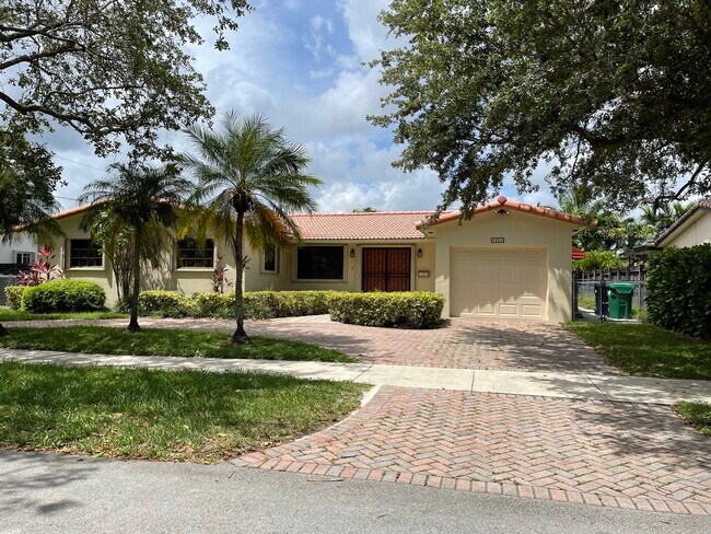 6320 SW 93rd Pl in Miami, FL - Building Photo - Building Photo