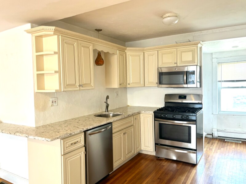 106 Washington St-Unit -1 in Malden, MA - Building Photo
