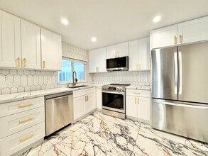 1104 11th St in Santa Monica, CA - Building Photo - Building Photo