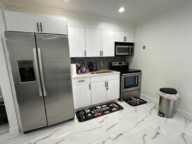 6517 SW 18th St in Miramar, FL - Building Photo