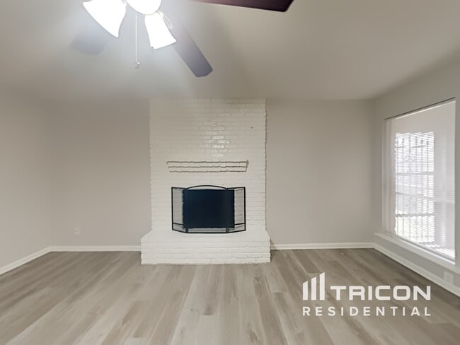 1713 Brown Trail in Hurst, TX - Building Photo - Building Photo