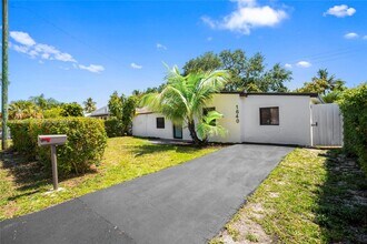 1640 NE 183rd St in North Miami Beach, FL - Building Photo - Building Photo