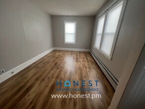 122 Clinton Ave in Winslow, ME - Building Photo - Building Photo