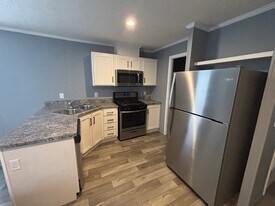 831 N Pontiac Trail in Walled Lake, MI - Building Photo