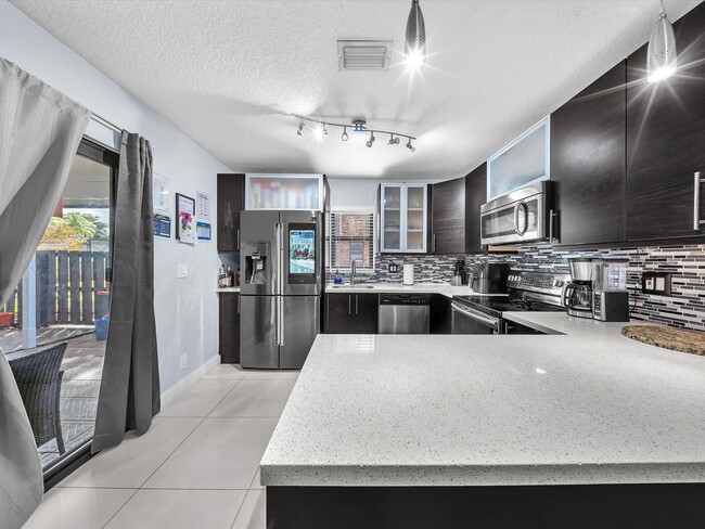 2496 NW 99th Ave in Coral Springs, FL - Building Photo - Building Photo