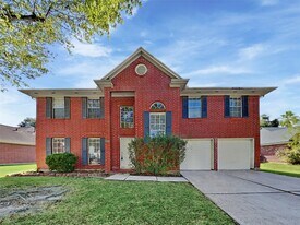 2908 Cambridge Circus in Pearland, TX - Building Photo