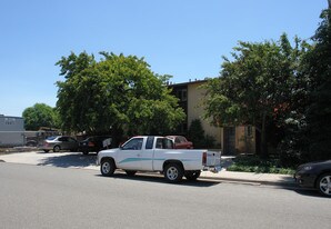 753 Sapphire St in San Diego, CA - Building Photo