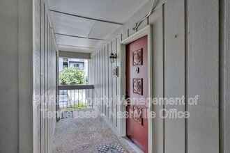 21 Vaughns Gap Rd in Nashville, TN - Building Photo - Building Photo