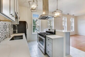 600 N May St in Chicago, IL - Building Photo - Building Photo