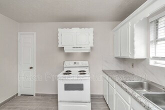 4679 Weaver Rd in Houston, TX - Building Photo - Building Photo