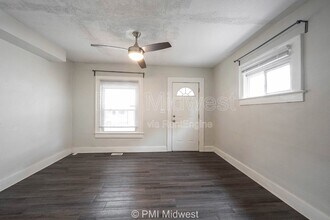 944 E Minnesota St in Indianapolis, IN - Foto de edificio - Building Photo