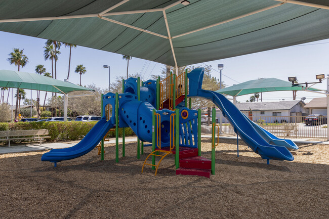 43260 Texas Ave in Palm Desert, CA - Building Photo - Building Photo