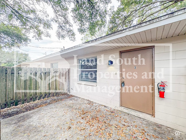 property at 815 W Carole St