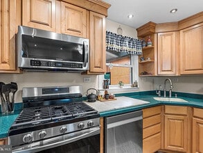 5 Valley View Ct in Hamilton Township, NJ - Building Photo - Building Photo