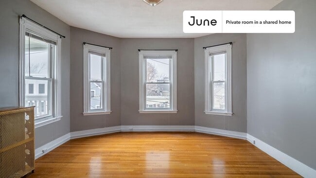 Private bedroom in 5 bed/1 bath Home in Boston, MA - Building Photo - Building Photo