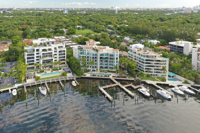 Beacon Harbour Coconut Grove in Miami, FL - Building Photo - Building Photo