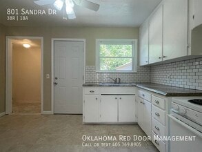 801 Sandra Dr in Midwest City, OK - Building Photo - Building Photo