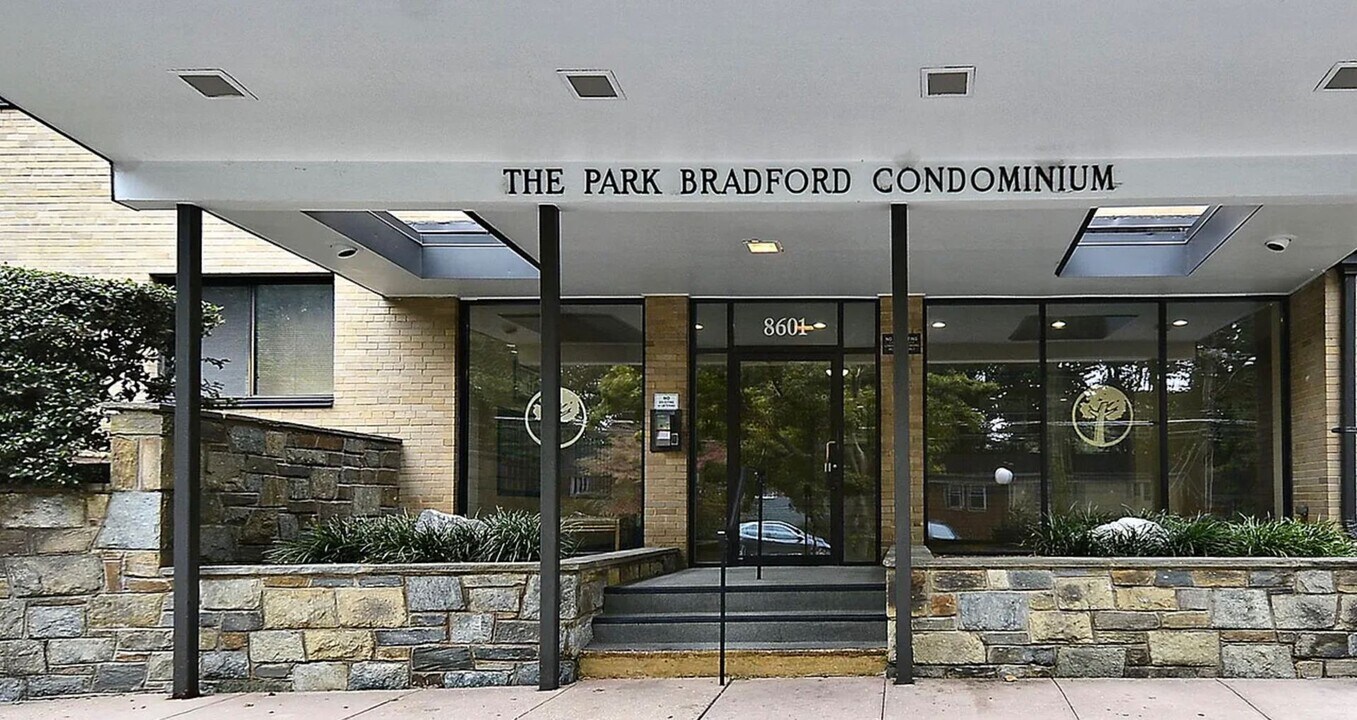 8601 Manchester Rd in Silver Spring, MD - Building Photo