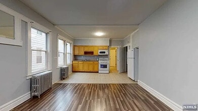 416-418-418 Leslie St in Newark, NJ - Foto de edificio - Building Photo