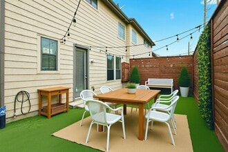 3019 Royal Oaks Grove in Houston, TX - Building Photo - Building Photo