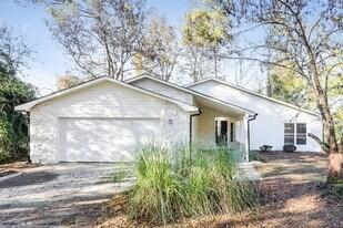 8449 Willows Terrace in Riverdale, GA - Building Photo