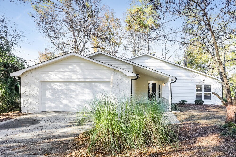 8449 Willows Terrace in Riverdale, GA - Building Photo