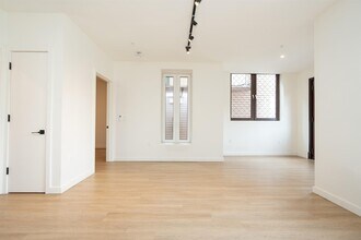 328 Pacific Ave, Unit 203 in Jersey City, NJ - Building Photo - Building Photo