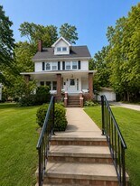 1462 Parkhill Rd in Cleveland Heights, OH - Building Photo