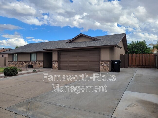 property at 5407 E Catalina Ave