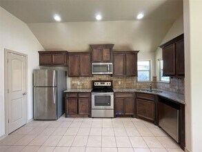 16928 W Ivanhoe St in Montgomery, TX - Building Photo - Building Photo