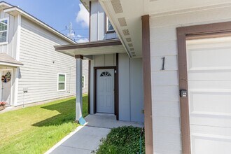 6265 Eddie Way in San Antonio, TX - Building Photo - Building Photo