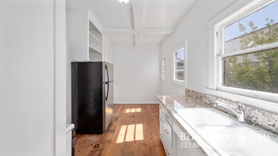 132 N La Peer Dr in Beverly Hills, CA - Building Photo - Building Photo