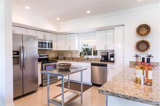 700 NE 70th St in Boca Raton, FL - Building Photo - Building Photo