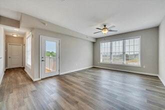 The Vista at Orchards in Roanoke, VA - Foto de edificio - Building Photo