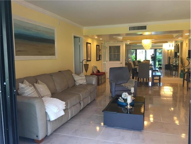 1705 Presidential Way-Unit -b101 in West Palm Beach, FL - Building Photo - Building Photo
