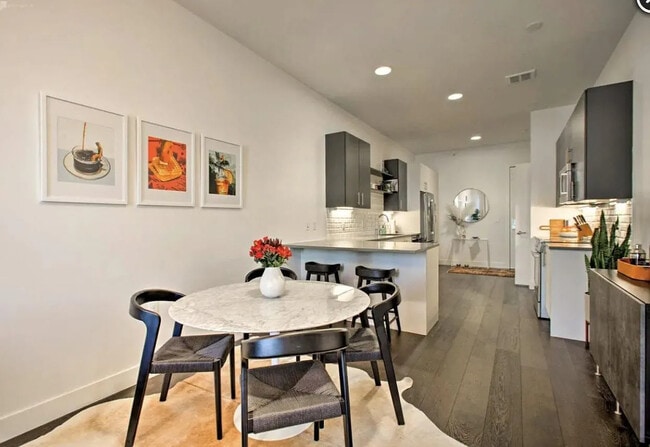 2530 Lawrence St, Unit A-302 in Denver, CO - Building Photo - Building Photo